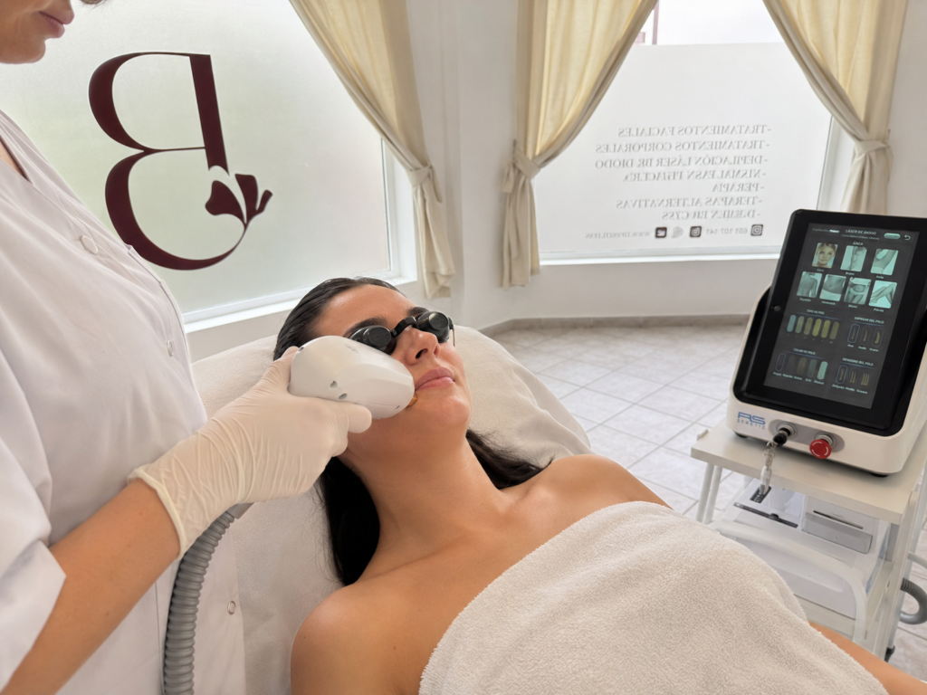 Depilación láser facial mujer en Vecindario